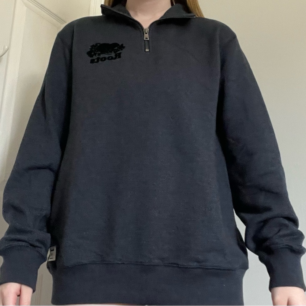 Roots navy blue salt and pepper quarter zip.